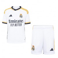 Billiga Real Madrid Barnkläder Hemma fotbollskläder till baby 2023-24 Kortärmad (+ Korta byxor)